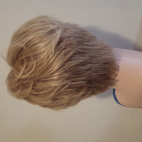 Paula Young Short Wig - PY - 13 - Picture 5 of 8